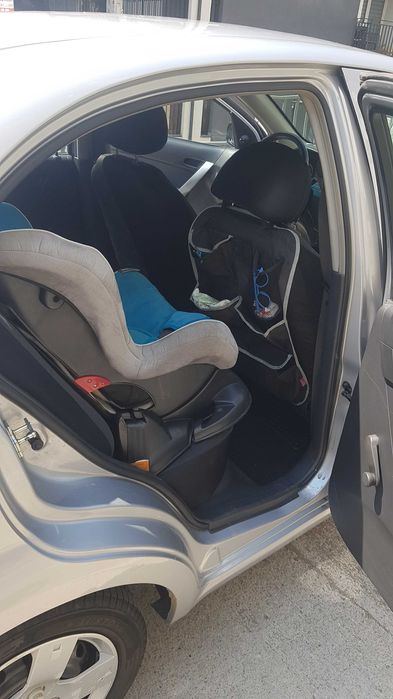 Vând Chevrolet Aveo