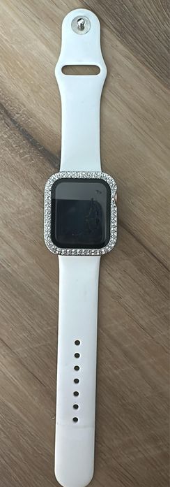 Apple Watch SE часовник