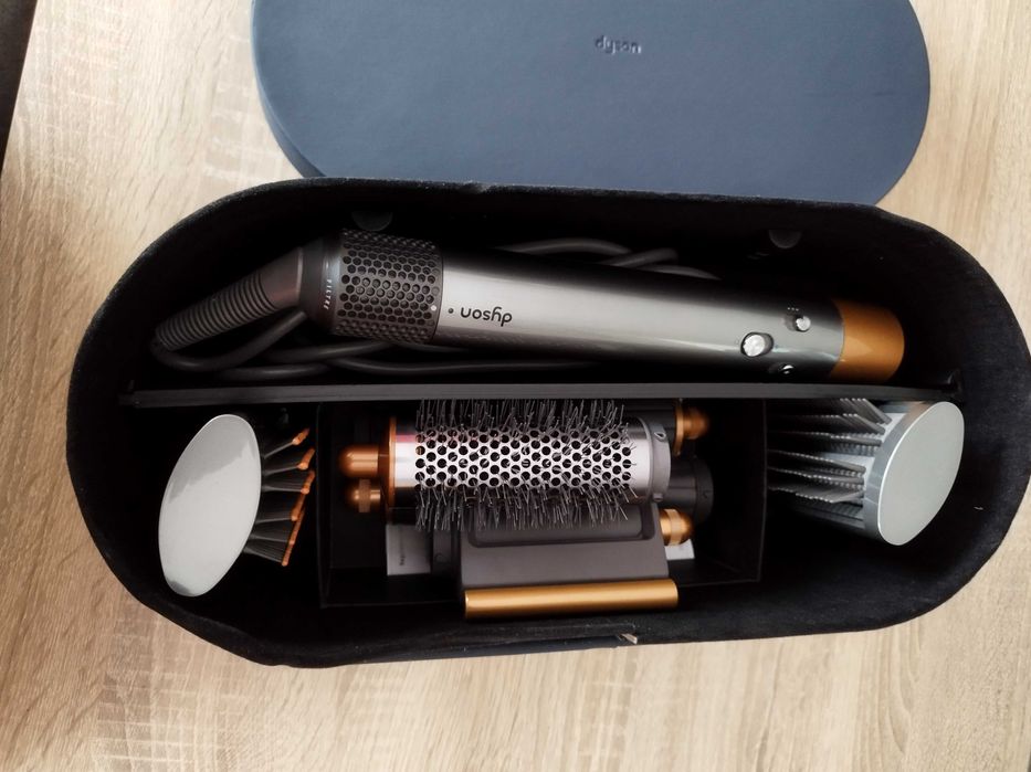 DYSON мултифункционална маша за коса 1300w