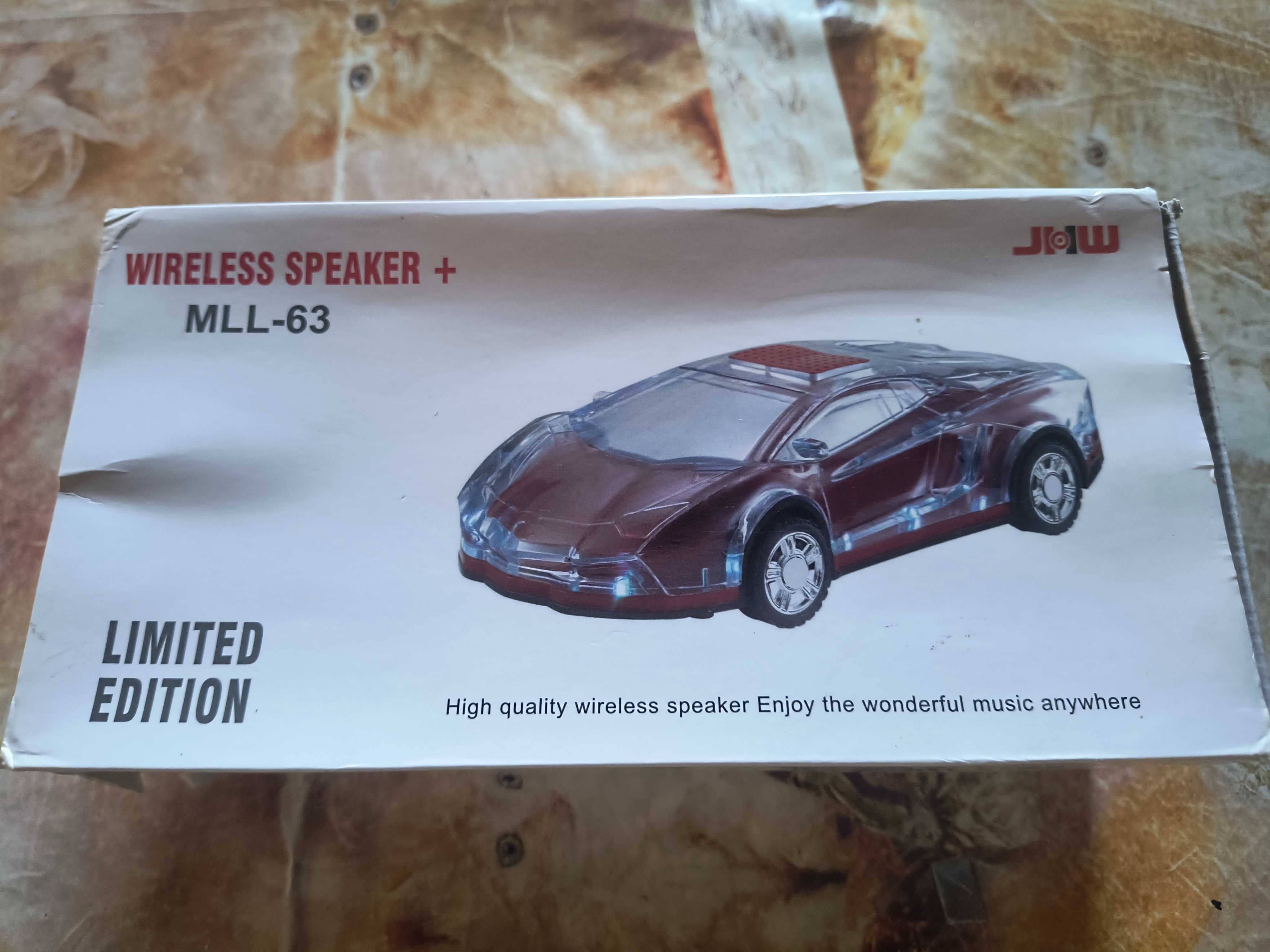 Блутут колонка FERARI със светлини