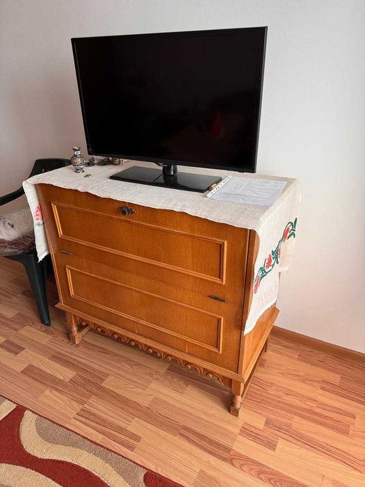 mobila lemn dormitor