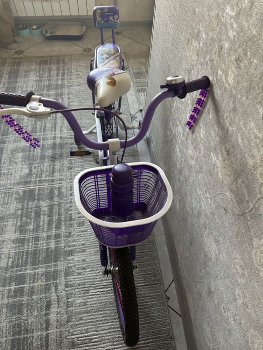 Детский велосипед, 14–16", с корзинкой и боковыми колёсами