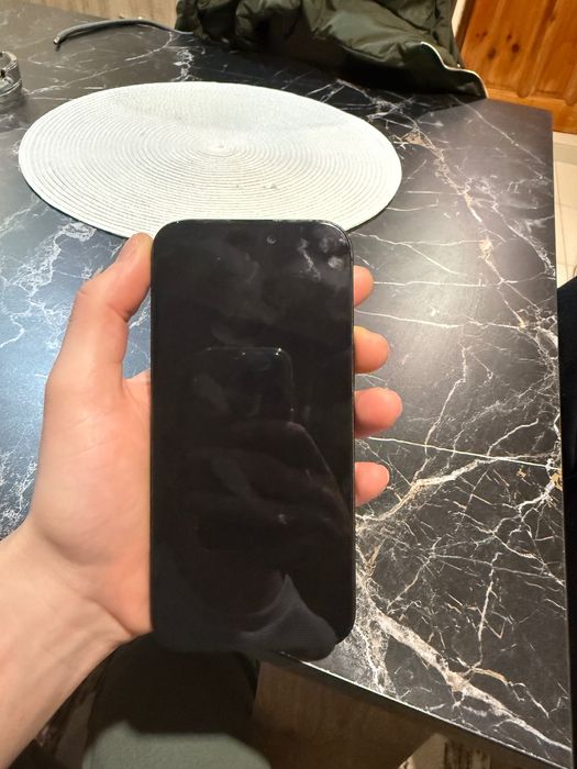 Продавам айфон 16 про макс 256гб