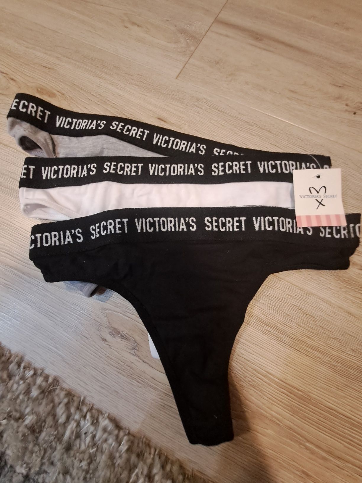 Дамско бельо Victoria Secret
И