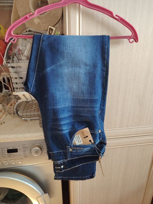 Продам джинсы женские