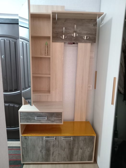 Продам прихожую в сером цвете