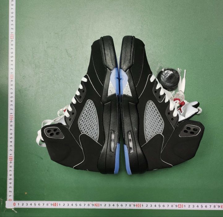 Jordan 5 Black Mettalic