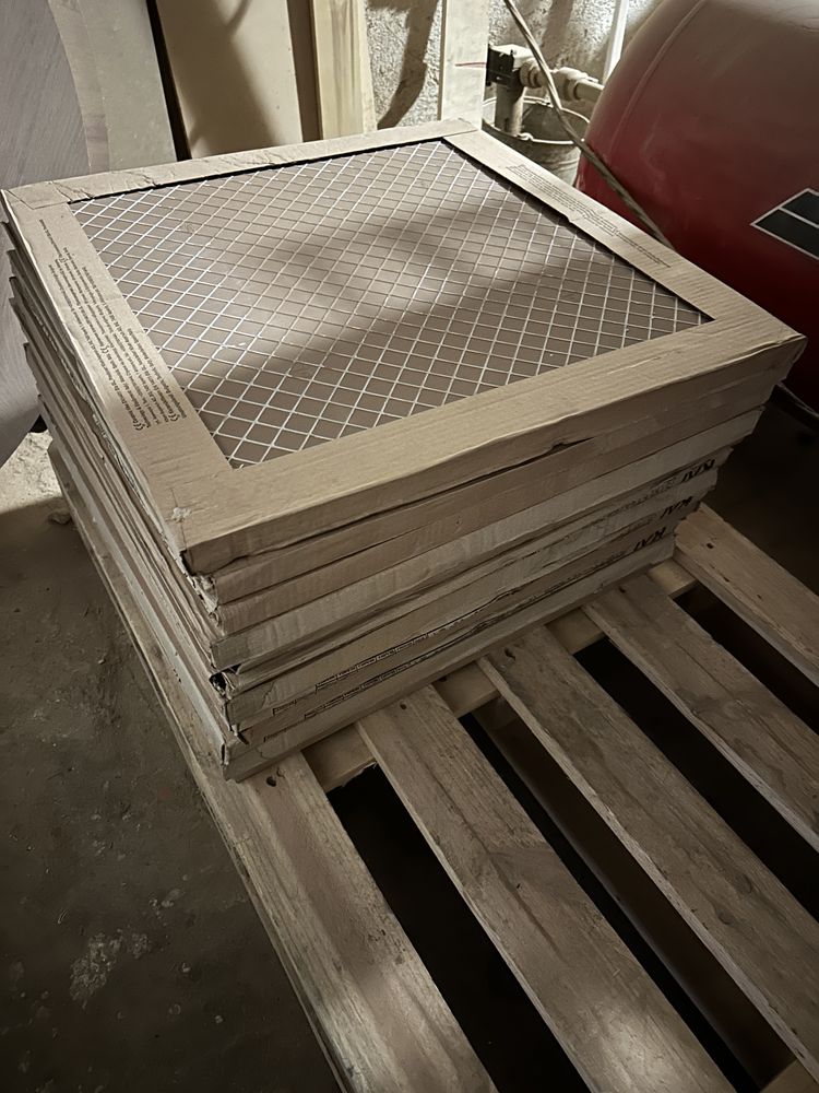 Продавам 13 кв. м плочки 60x60 бежови