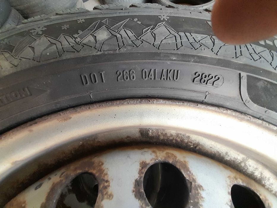 Продава джанти с гуми 205 65 16С за Опел Виваро,Рено Трафик,Нисан