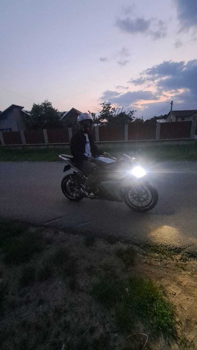 Yamaha YZF R125 2014