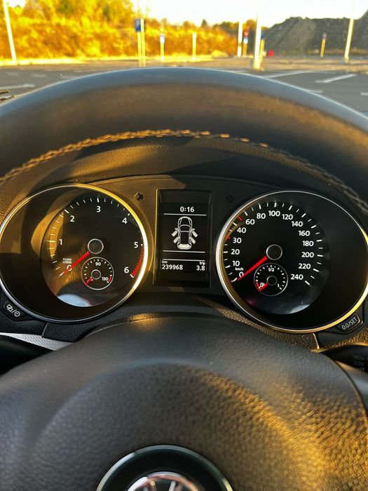 Vând VW Golf 6 Ediție Match 2.0D 30-08-2012