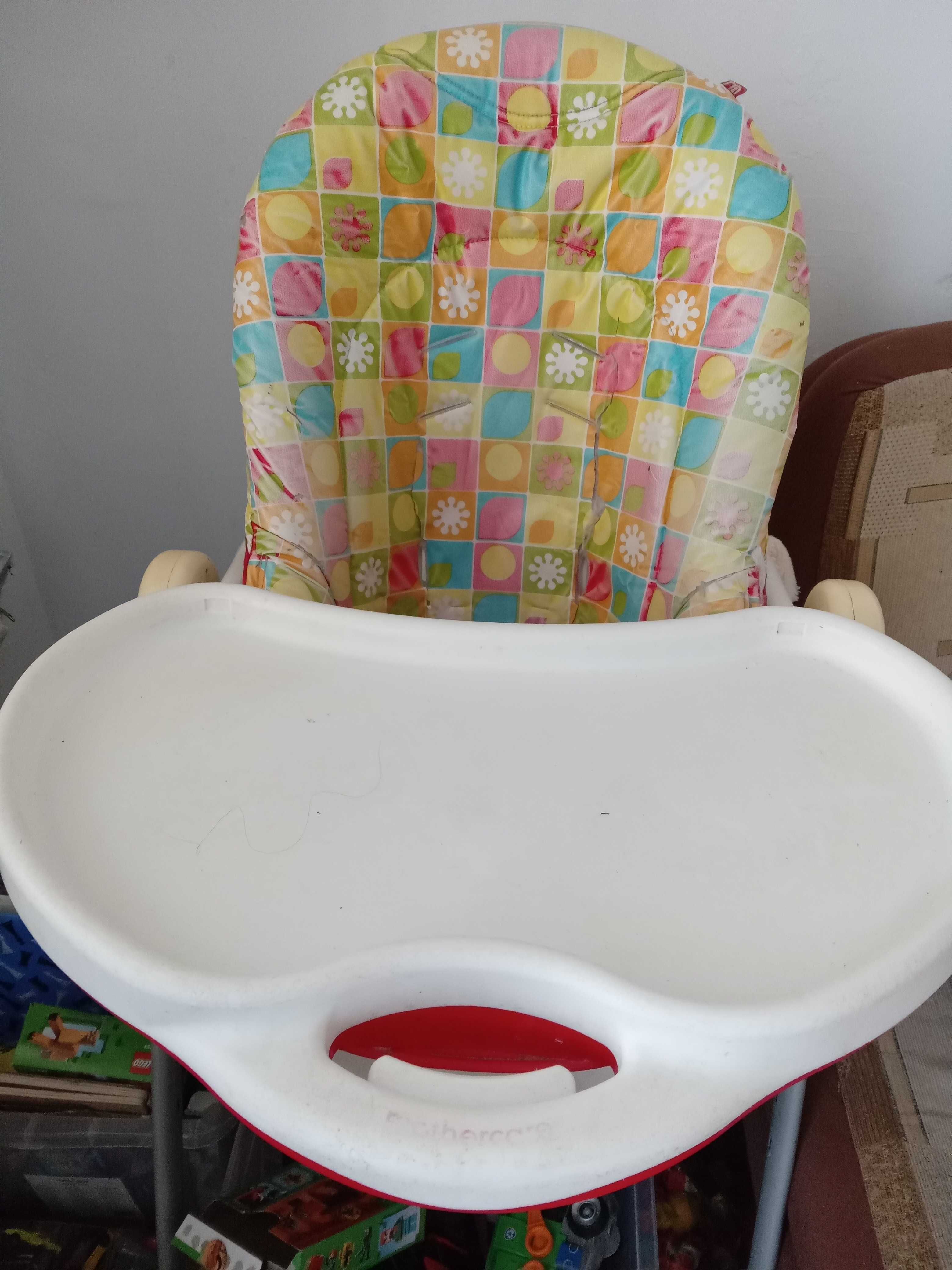 Scaun de masă pentru bebe