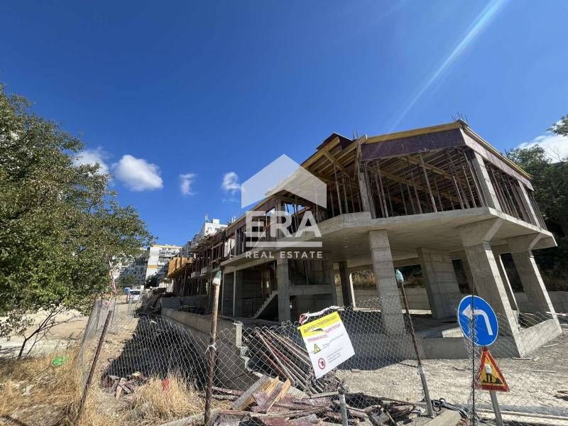 Тристаен ексклузивен апарамент за продажба, в новострояща се сграда, ж
