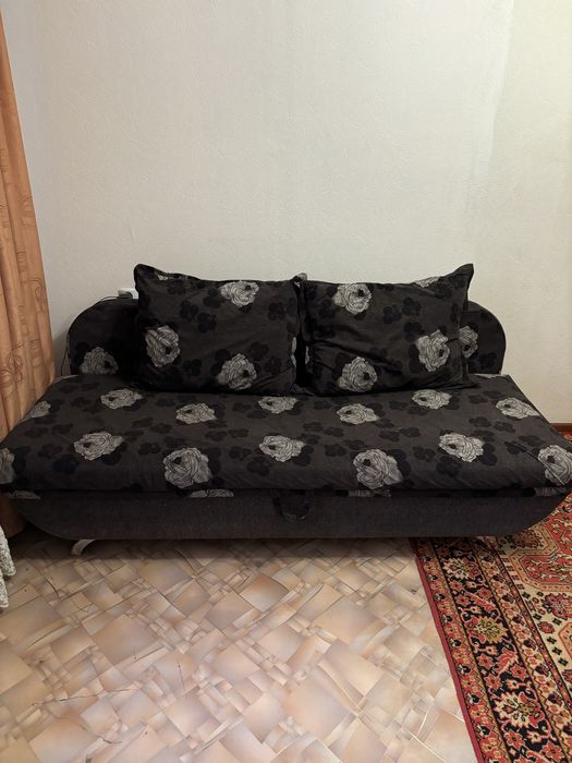 Диван софа в хорошем состоянии