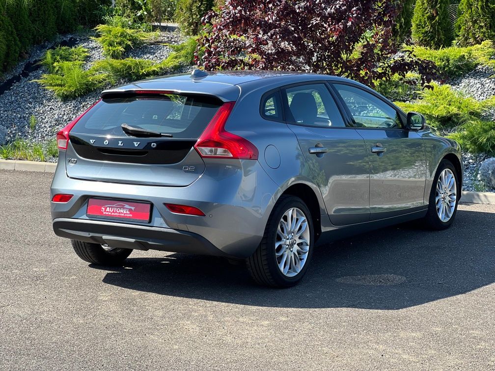 Volvo V40/2017/ Full Led Tehnologi/Navigație/Senzori/Un singur proprie