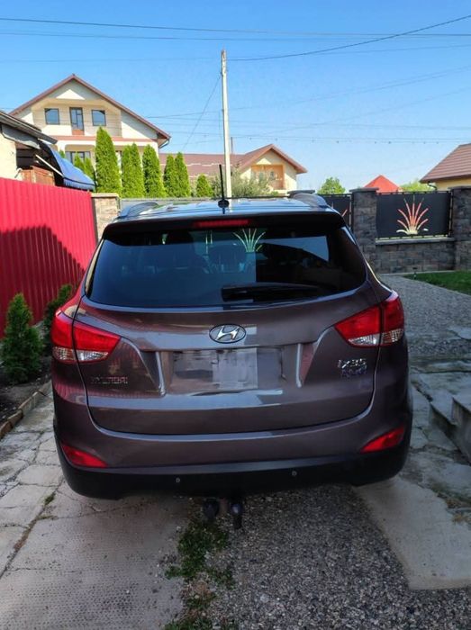 Vând  Hyundai IX35