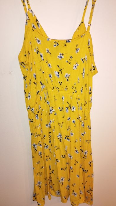 Лятна жълта рокля