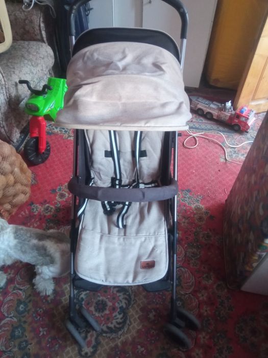 Vând cărucior copii 1 la 3 anii