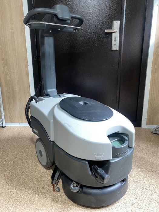 Продам поломоечную машину Lavor Quick 360