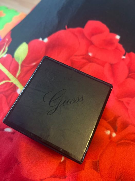 Cercei de la guess nepurtati noi nouți,accept și oferte