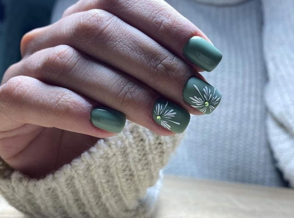 Unghii cu gel  si oja semipermanenta Bacau -de la 95 de lei