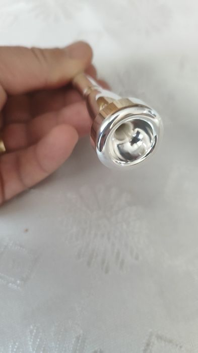 Vând diferite muștiucuri pentru trompetă