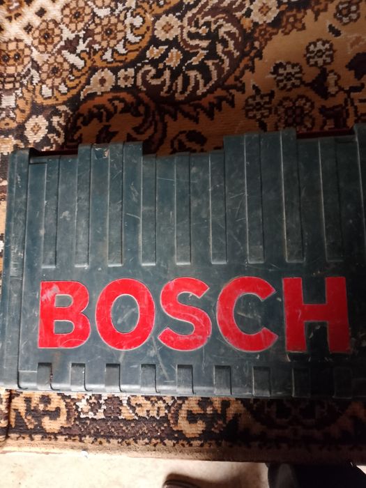 Отбойный молоток сотилади.