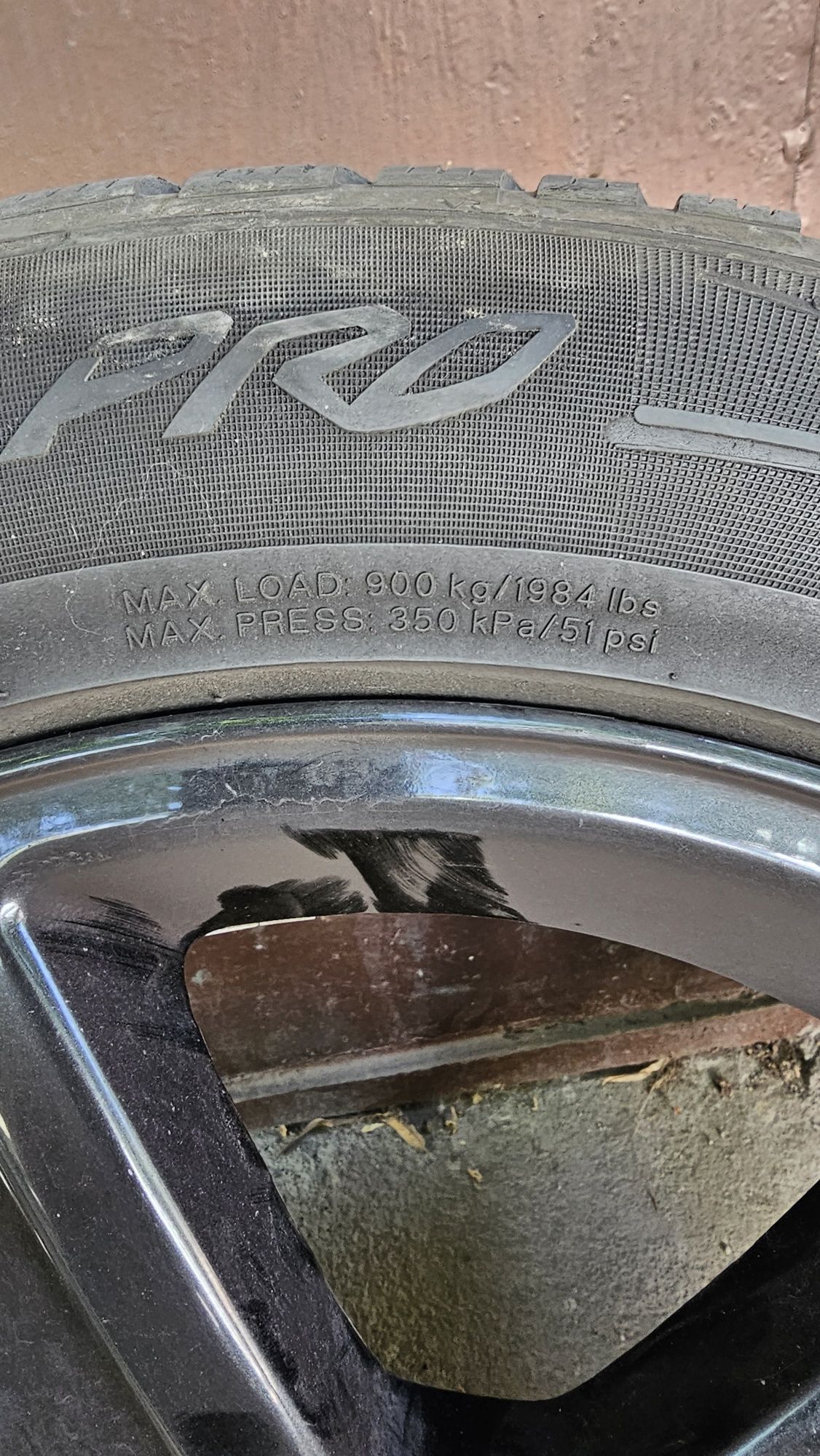 225 60 R 18 104V M+S 4бр. Зимни гуми