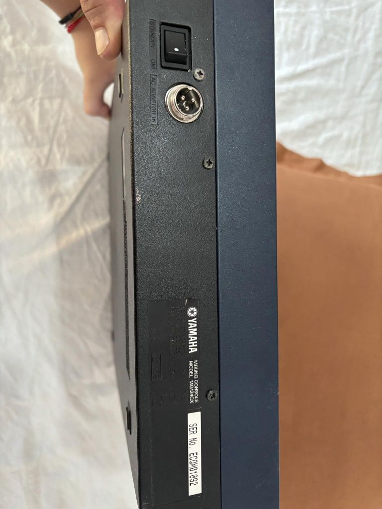 Mixer Yamaha  MG124cx