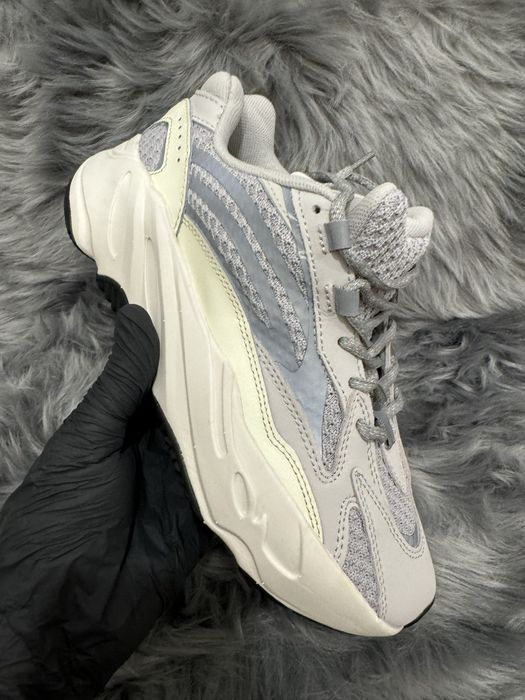 36-46 Yeezy 700 Static Reflective
