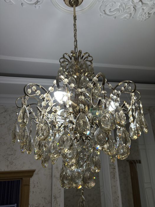 Продам люстры для дома