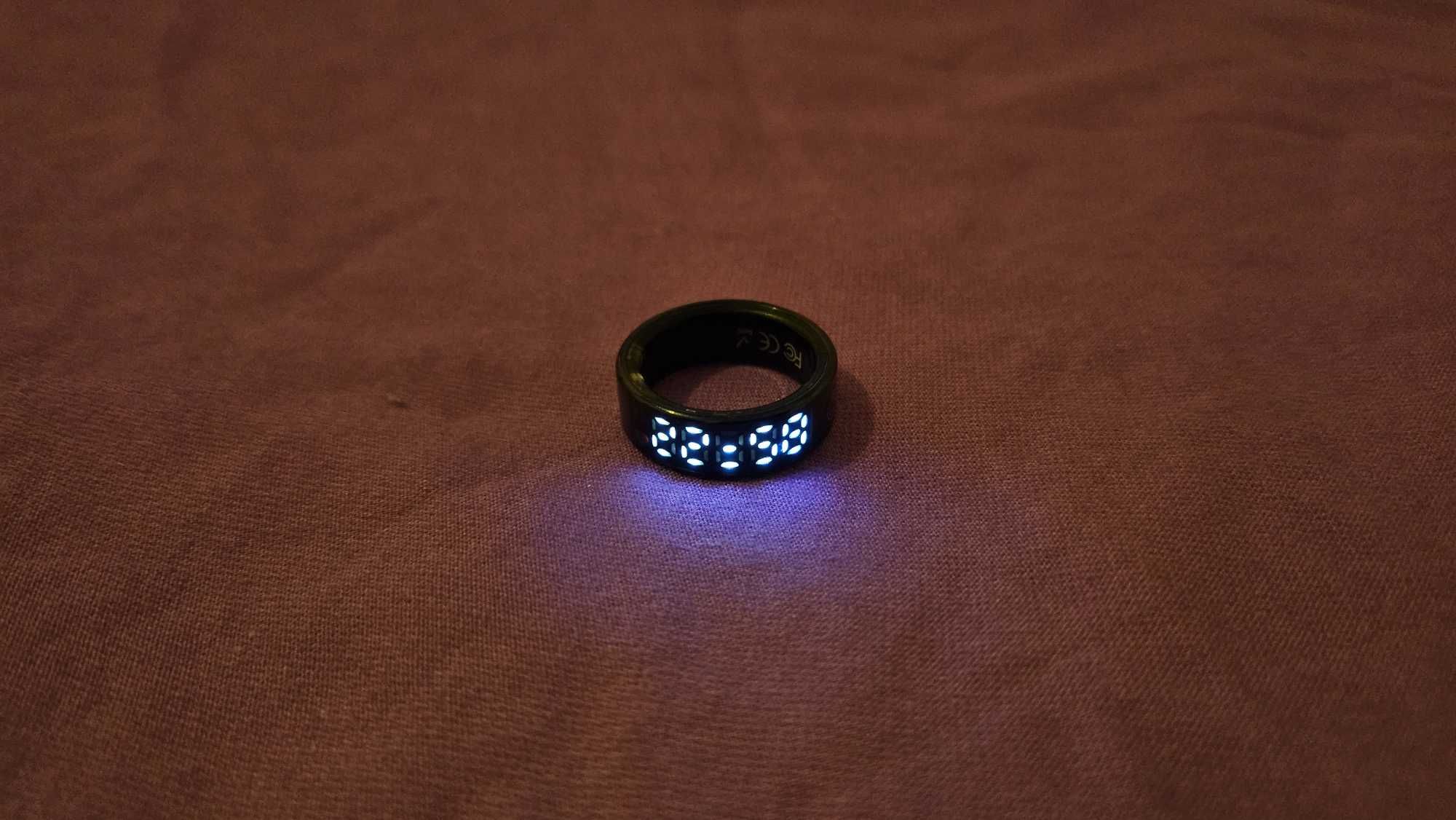 Cel mai nou Smart Ring cu display