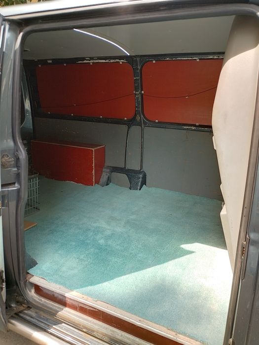 VW T5 1,9tdi/105cp/3loc/2005/AC