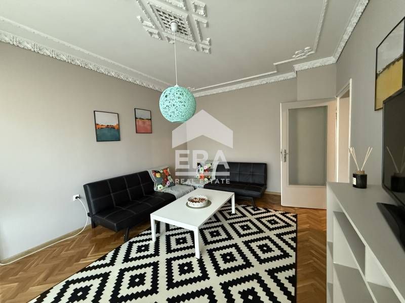 Дава се под наем Двустаен апартамент в Варна, Лятно кино Тракия - 58 кв.м за 435 € - Снимка #1