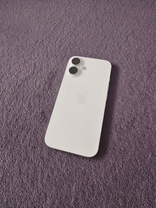 Vand/schimb iphone 16/128 impecabil
