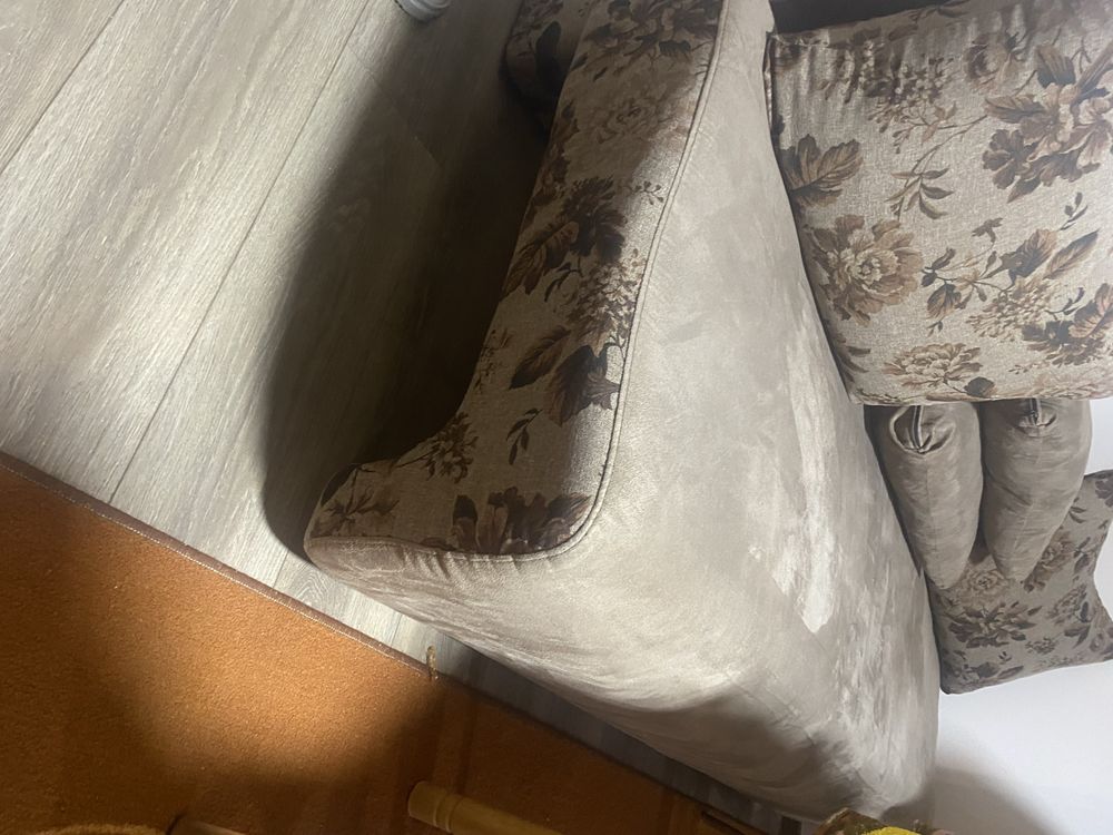 Продавам диван,кафяв