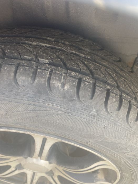 Vand jante echipate cu,cauciucuri de vara noi,pentru Peugeot 206  !