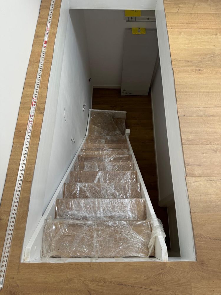 Scara interior stejar