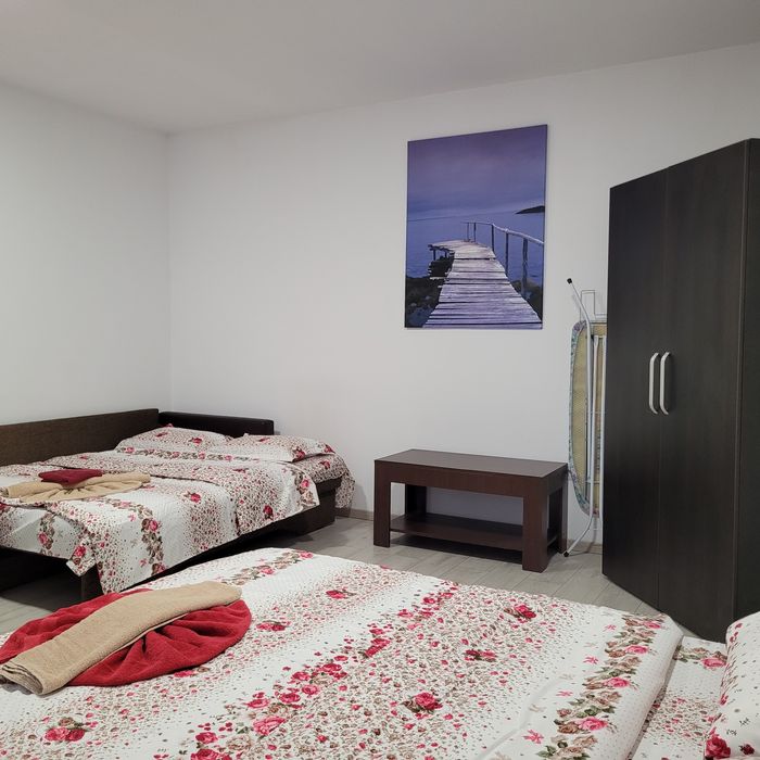 Cazare Brasov ,muncitori.