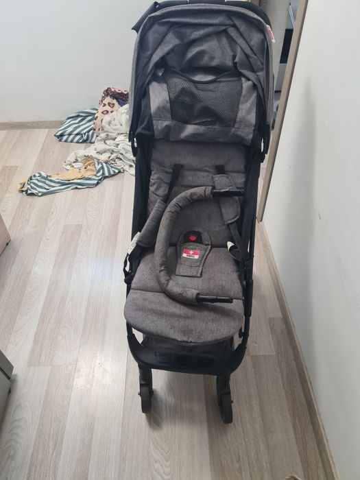 Vand carut copii foarte bun