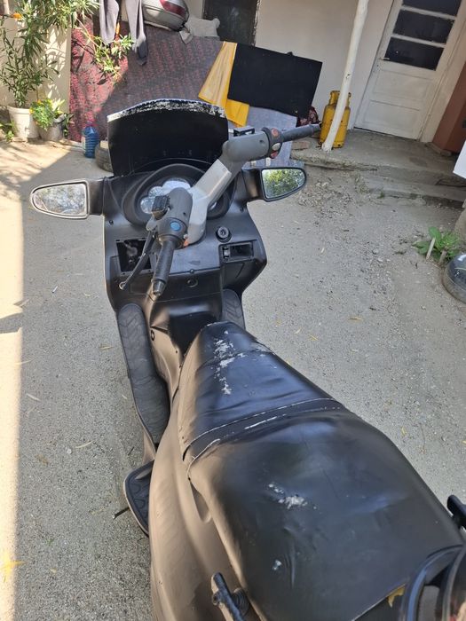 Scuter malaguti ( 250cc )