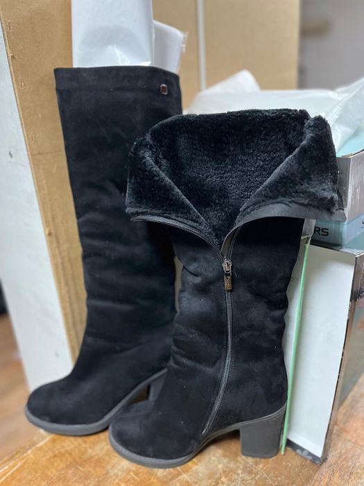 Продам зимние сапоги на каблуке