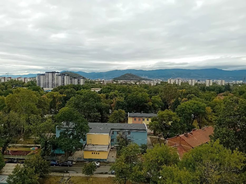 Тристаен монолит в Захарна ф-ка