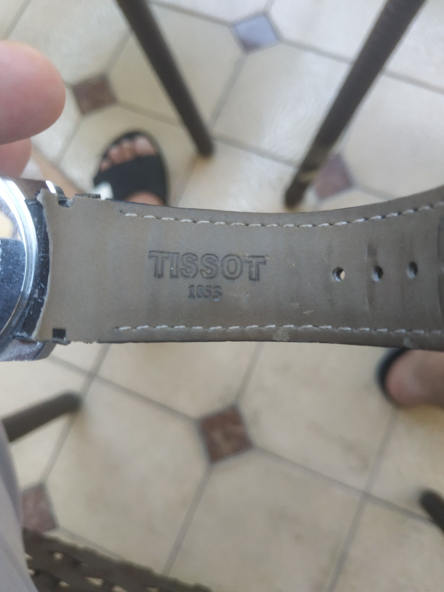 Швецарский часы срочно продам