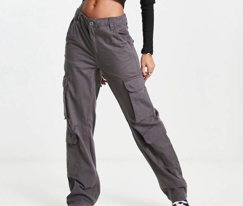 Pantaloni cargo bershka