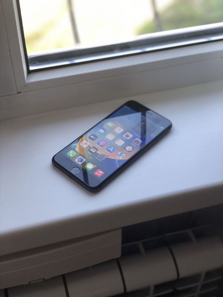 Продам Iphone 8 plus Продам Iphone 8 plus