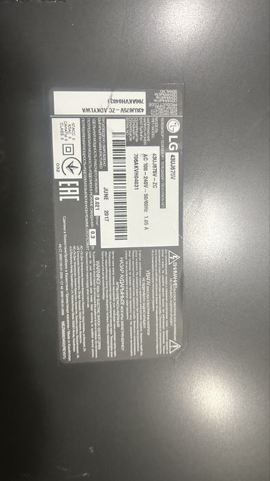 Продам телевизор на запчасти