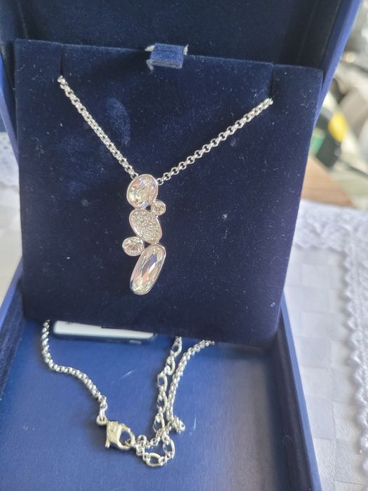 Колие Swarovski с камъни