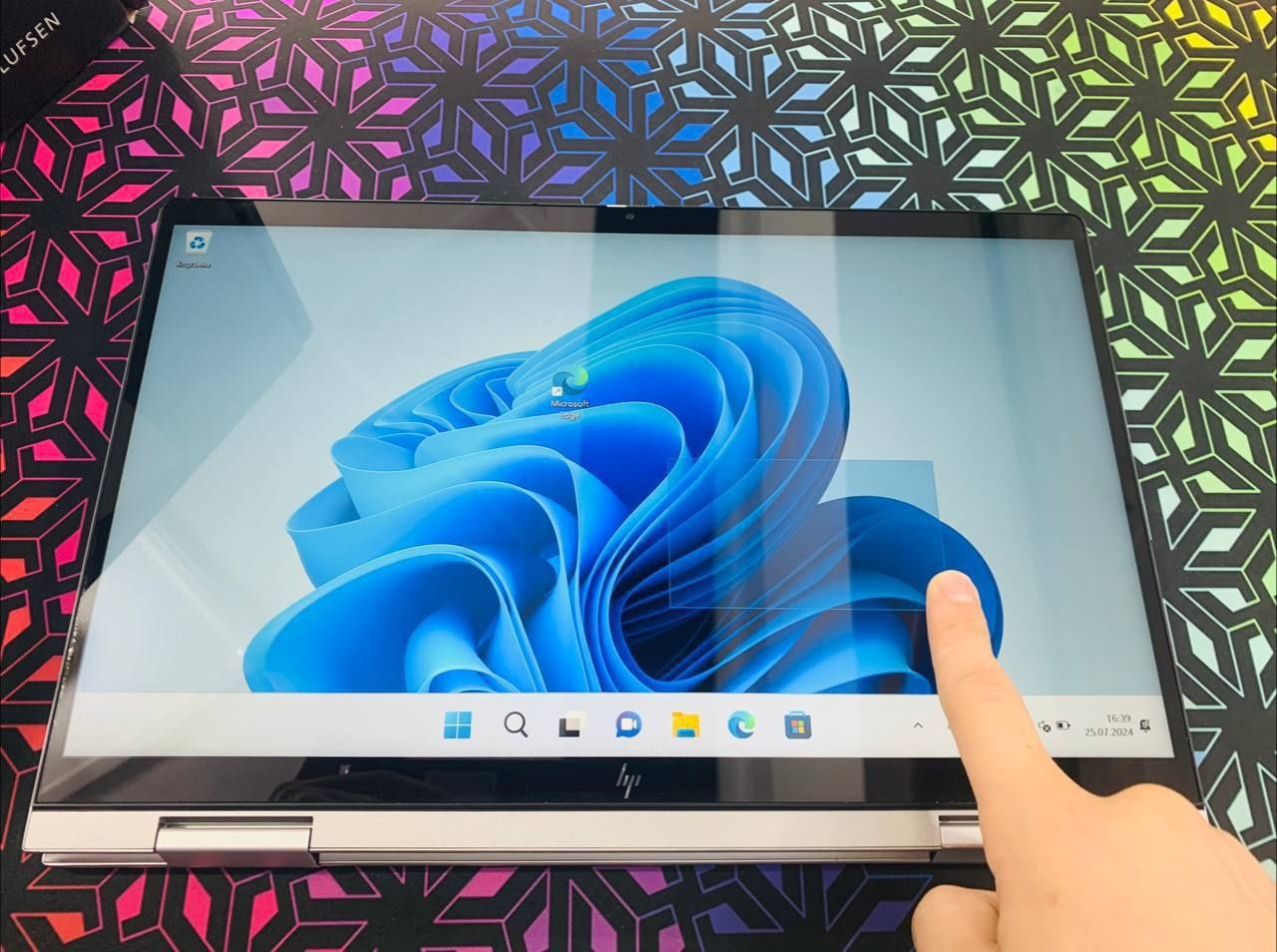 Продам бизнес ноутбук HP Envy x360, в отличном состоянии, с коробой