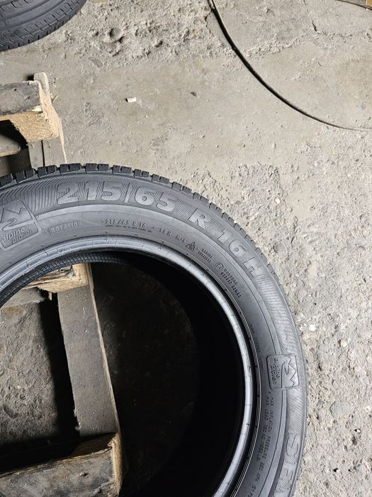 2 anvelope iarna 215 65 16 Semperit 6mm